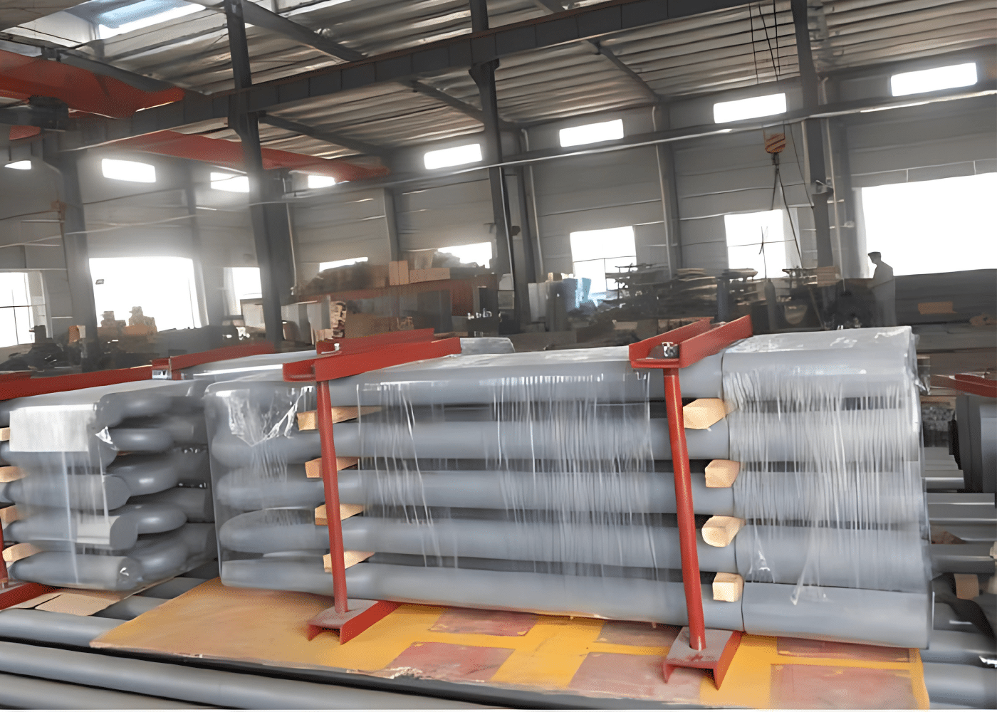 Powłoka drążków kierowniczych jest pakowana i przygotowywana do wysyłki do odległych lokalizacji naszych klientów